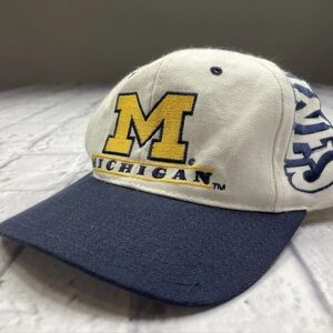 Vintage 90’s University Of Michigan Wolverines NCAA Embroidered AOP Snapback Hat
